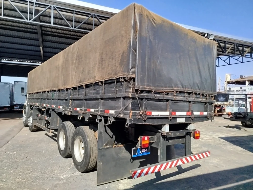 Ford Cargo 2428 Graneleiro Bi Truck, Ano e Mod 2011