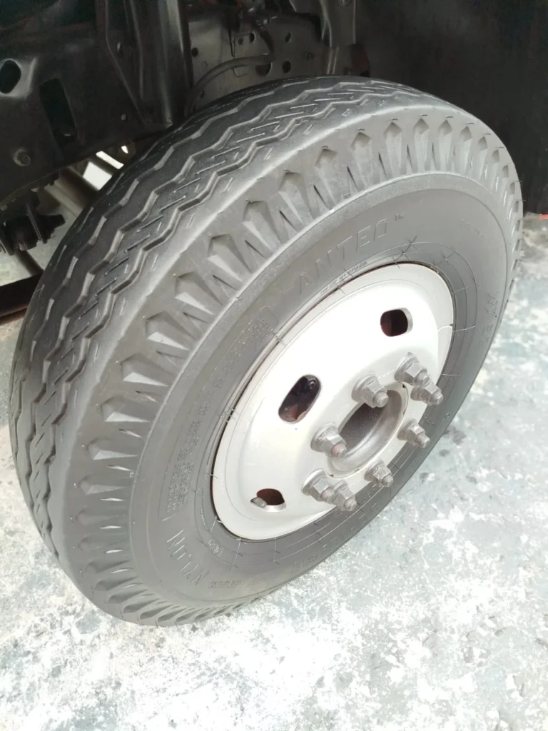 F4000 Ano 07 Mod 08 Baú