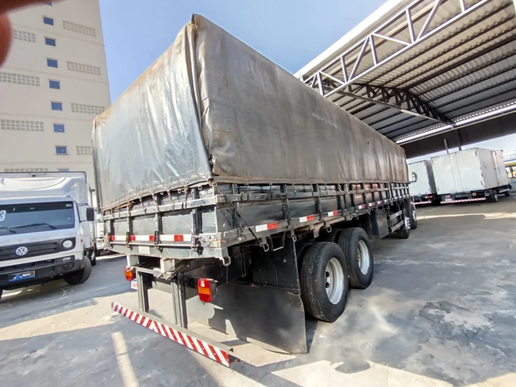 Ford Cargo 2428 Graneleiro Bi Truck, Ano e Mod 2011