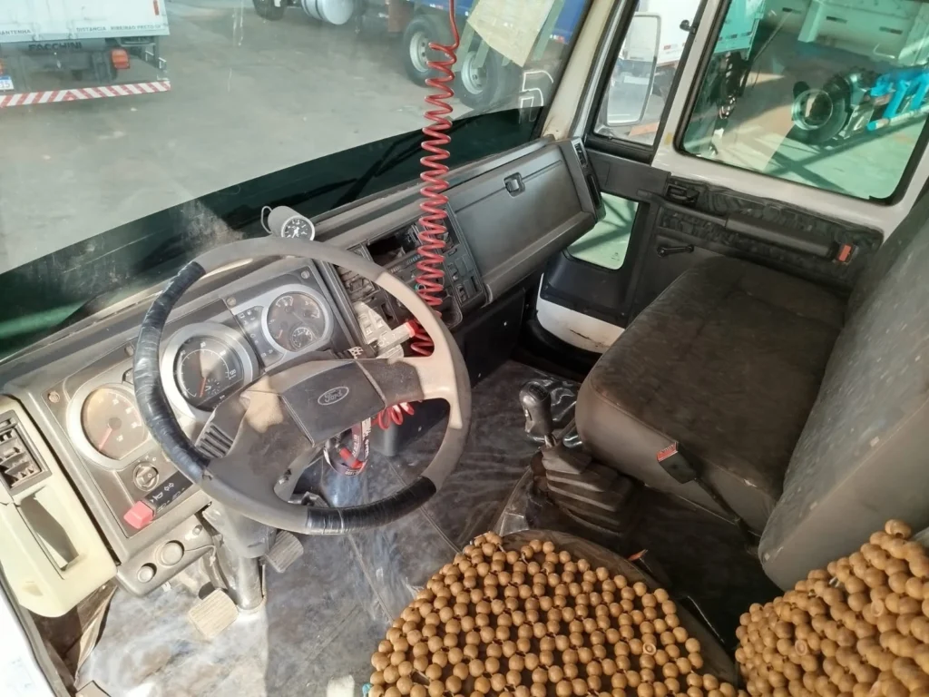 Ford Cargo 2428 Graneleiro Bi Truck, Ano e Mod 2011