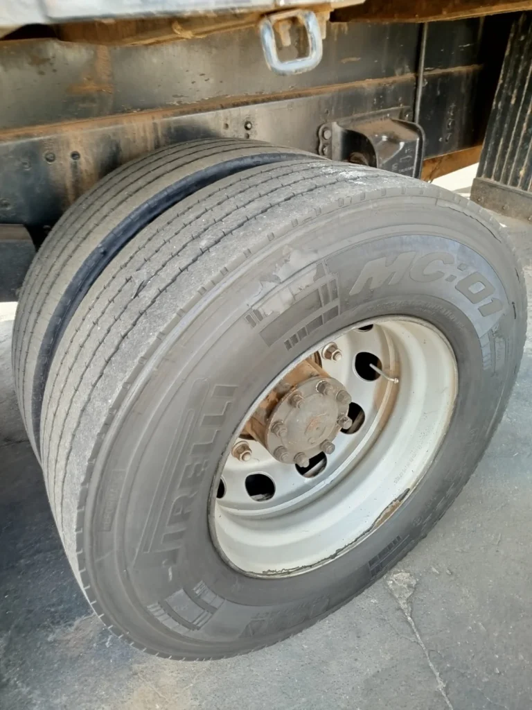 Ford Cargo 2428 Graneleiro Bi Truck, Ano e Mod 2011