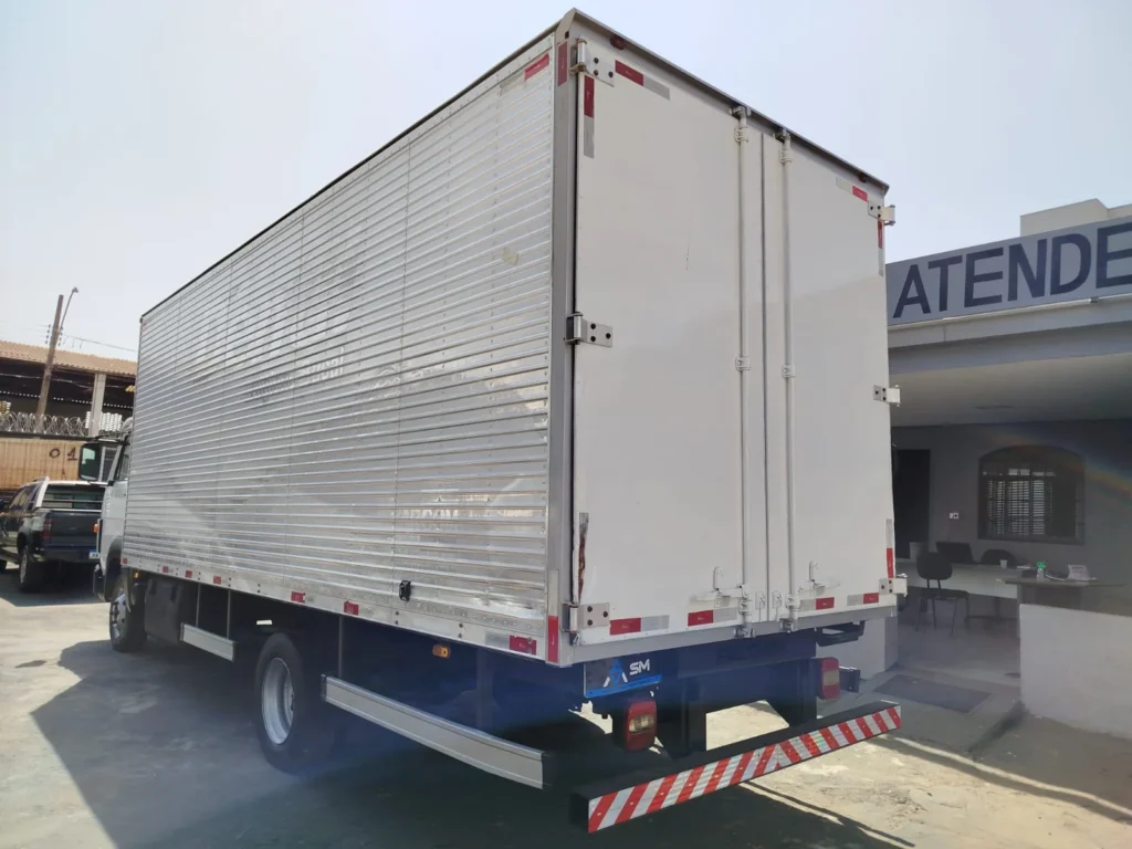 Volkswagen 9.160 3/4 Baú Ano 2013 Mod 2014.