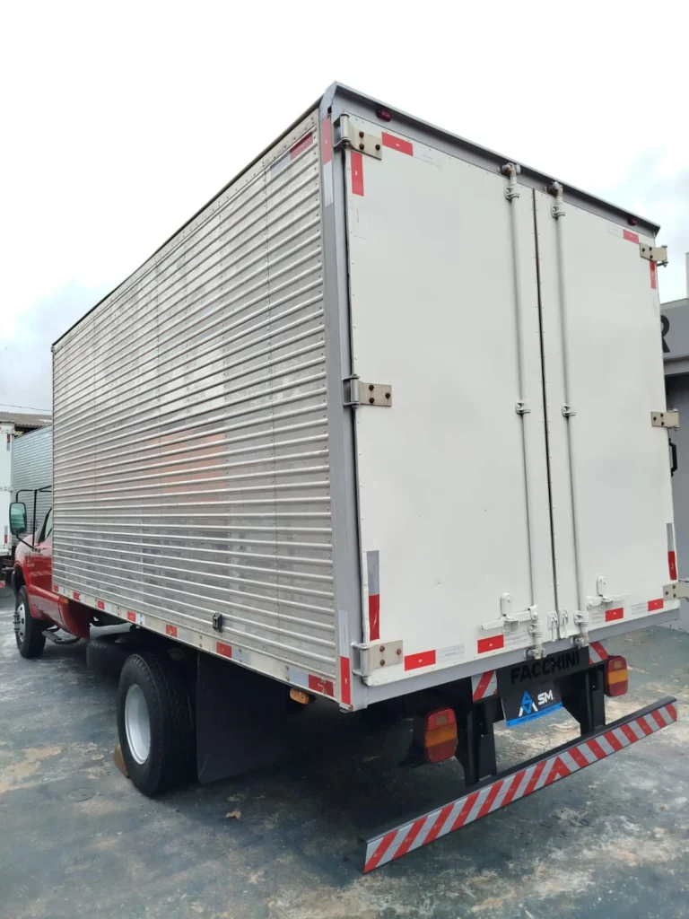 F4000 Ano 07 Mod 08 Baú