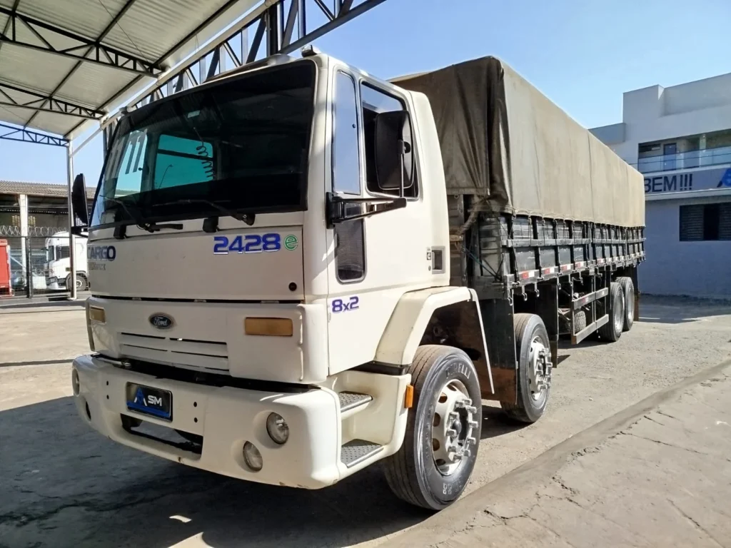 Ford Cargo 2428 Graneleiro Bi Truck, Ano e Mod 2011