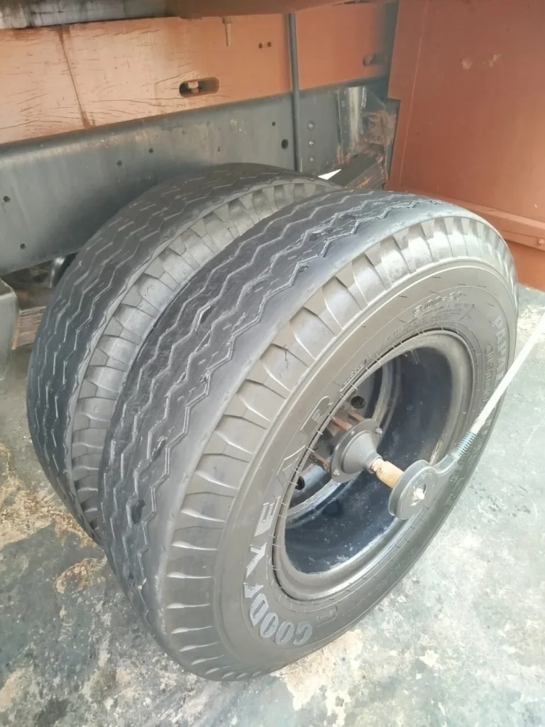 MERCEDES-BENZ 1313 Truck ano e mod 80