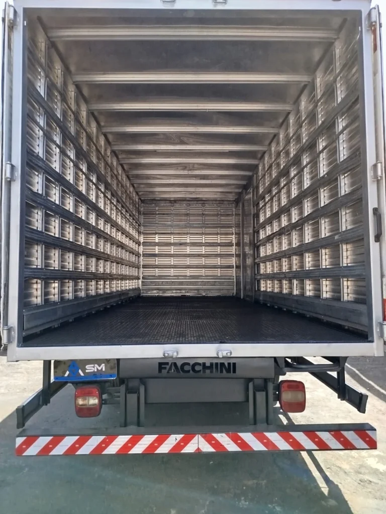 Volkswagen 9.160 3/4 Baú Ano 2013 Mod 2014.